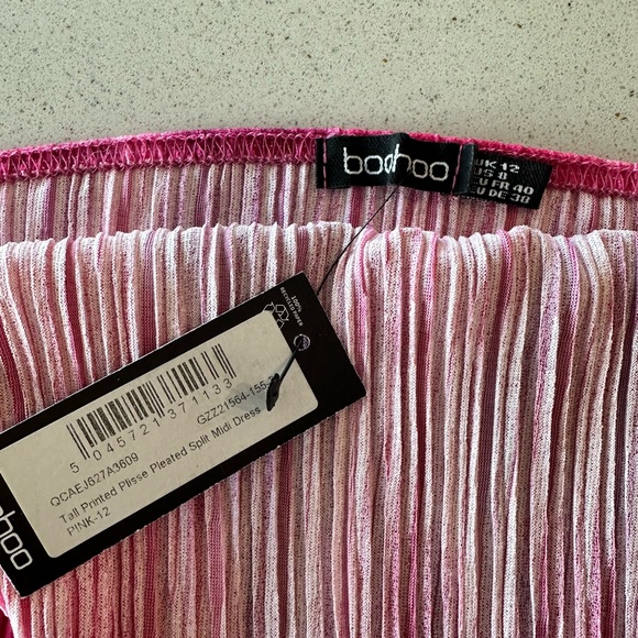 New With Tags Boohoo Dress - Picture 5 of 5